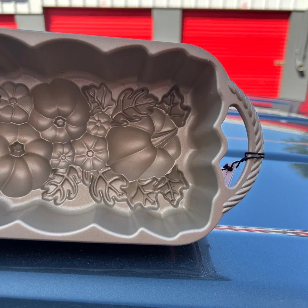 Williams Sonoma Patch O Pumpkins Fall Loaf Pan Copper Cast Aluminum Nordic Ware